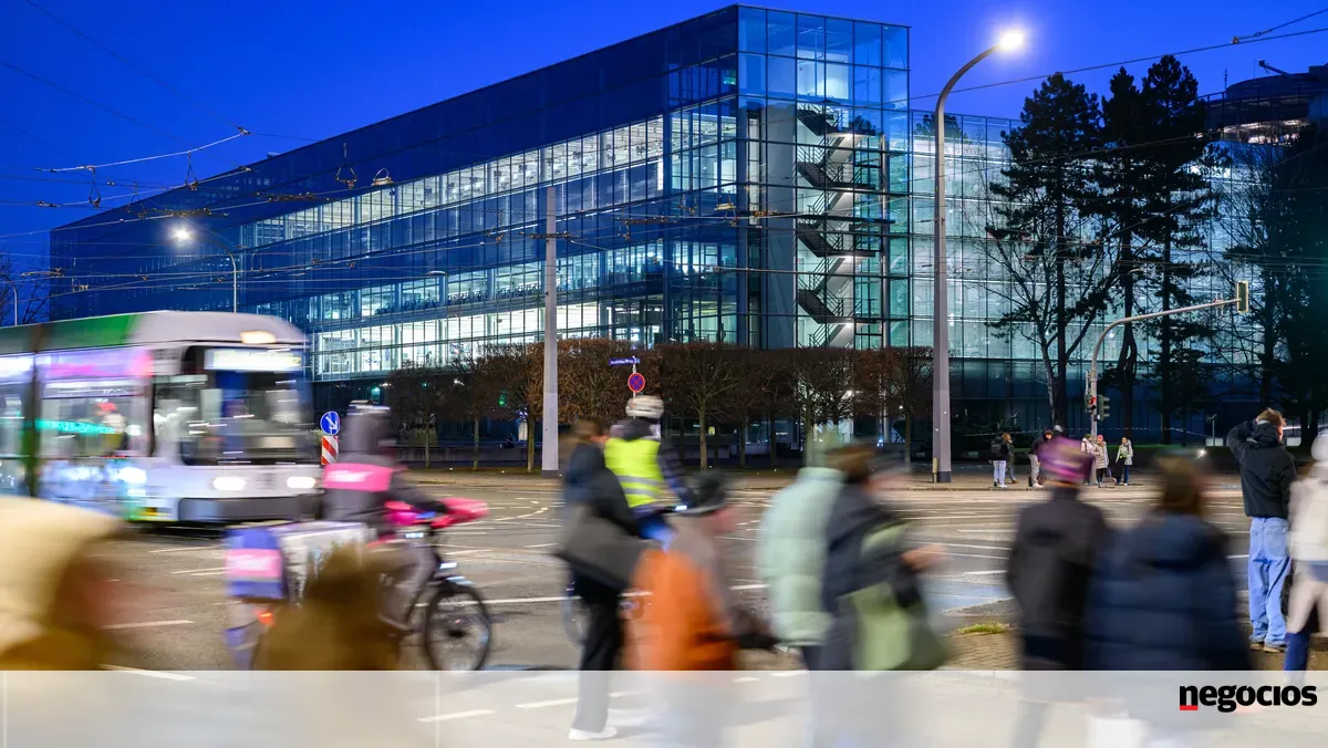 O adeus a Dresden: Volkswagen fecha a sua primeira fábrica