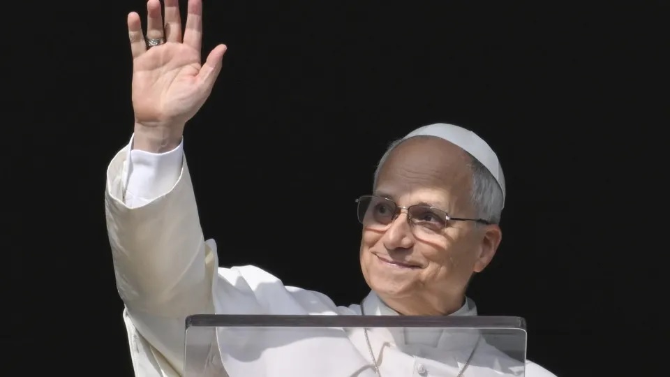 Papa Leão XIV pede "24 horas de paz por todo o mundo" no dia...