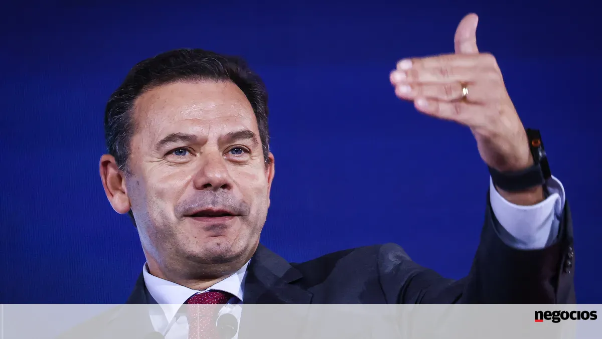 Subida do salário mínimo para 920 euros em 2026 publicada em