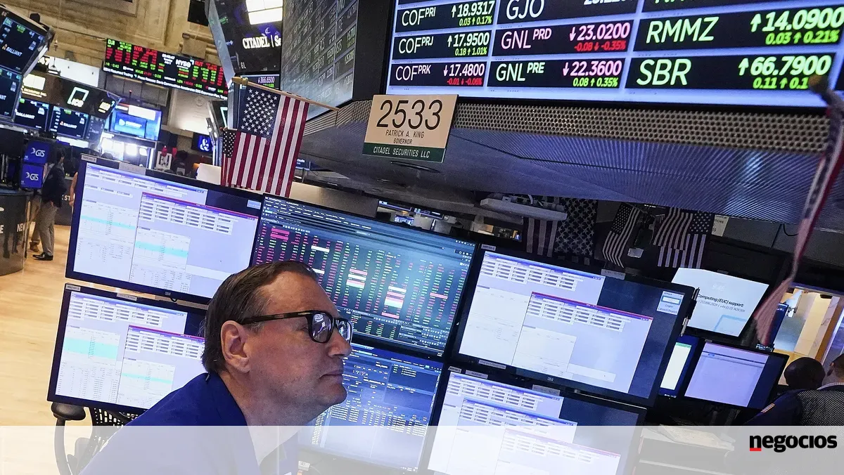 Wall Street regressa aos ganhos com impulso da inflação e da