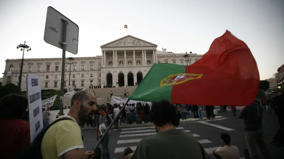 Governo volta a reunir-se hoje com sindicatos da função