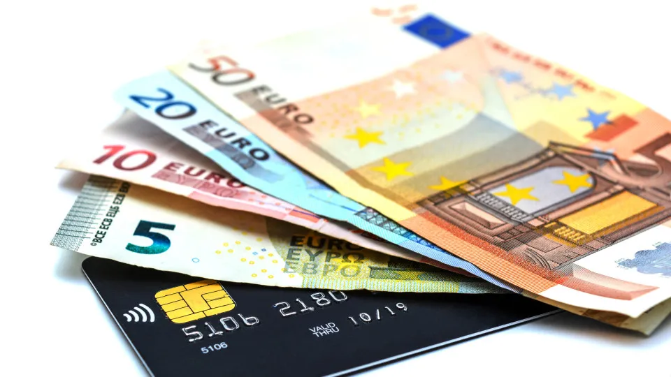 Subsídio de refeição. A diferença entre receber no salário