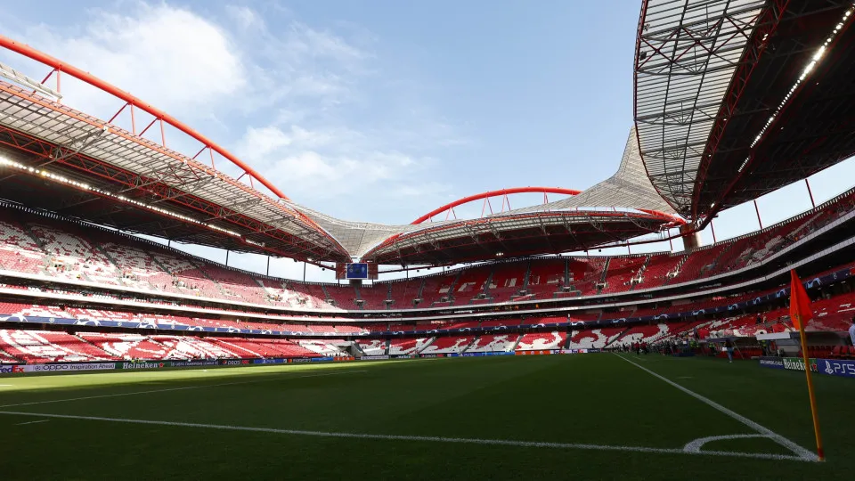 Benfica SAD encaixa 100 milhões com venda de direitos