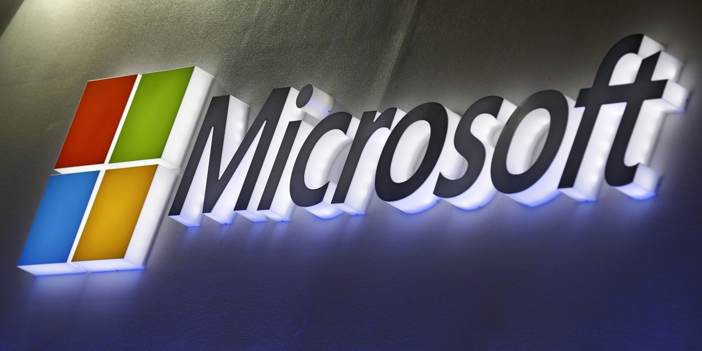 Acções da Microsoft Caem Mais de 12% Após Resultados, Numa...