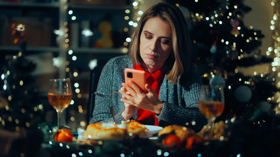 As 7 dicas que vão ajudar a desconectar-se do telemóvel na...