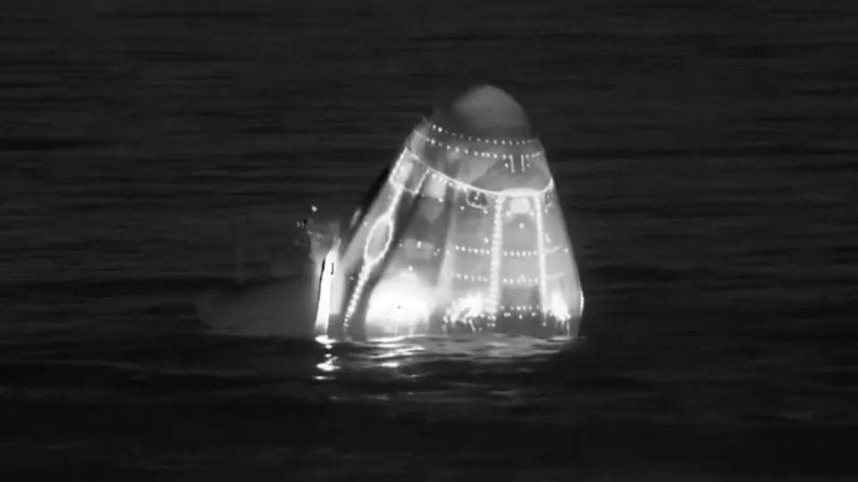 Astronautas da Estação Espacial já chegaram à Terra em...