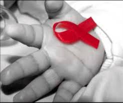 Brasil elimina transmissão do HIV de mãe para filho