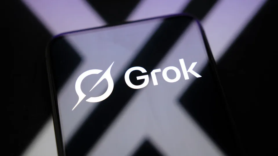 Bruxelas anuncia investigação ao Grok por imagens...