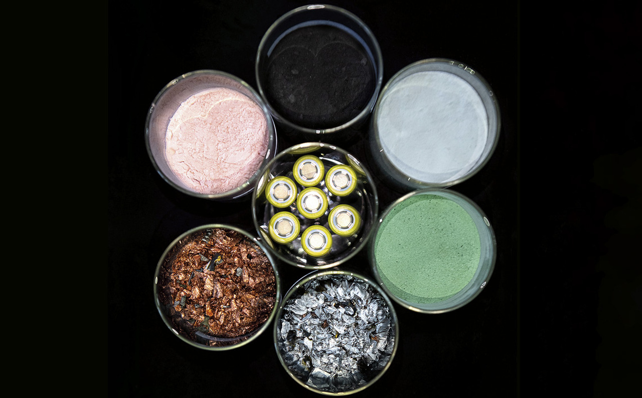 Cientistas Criam Método Para Reciclar Metais de Baterias...