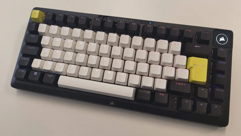 Corsair MAKR 75. Contamos como foi a experiência de montar...