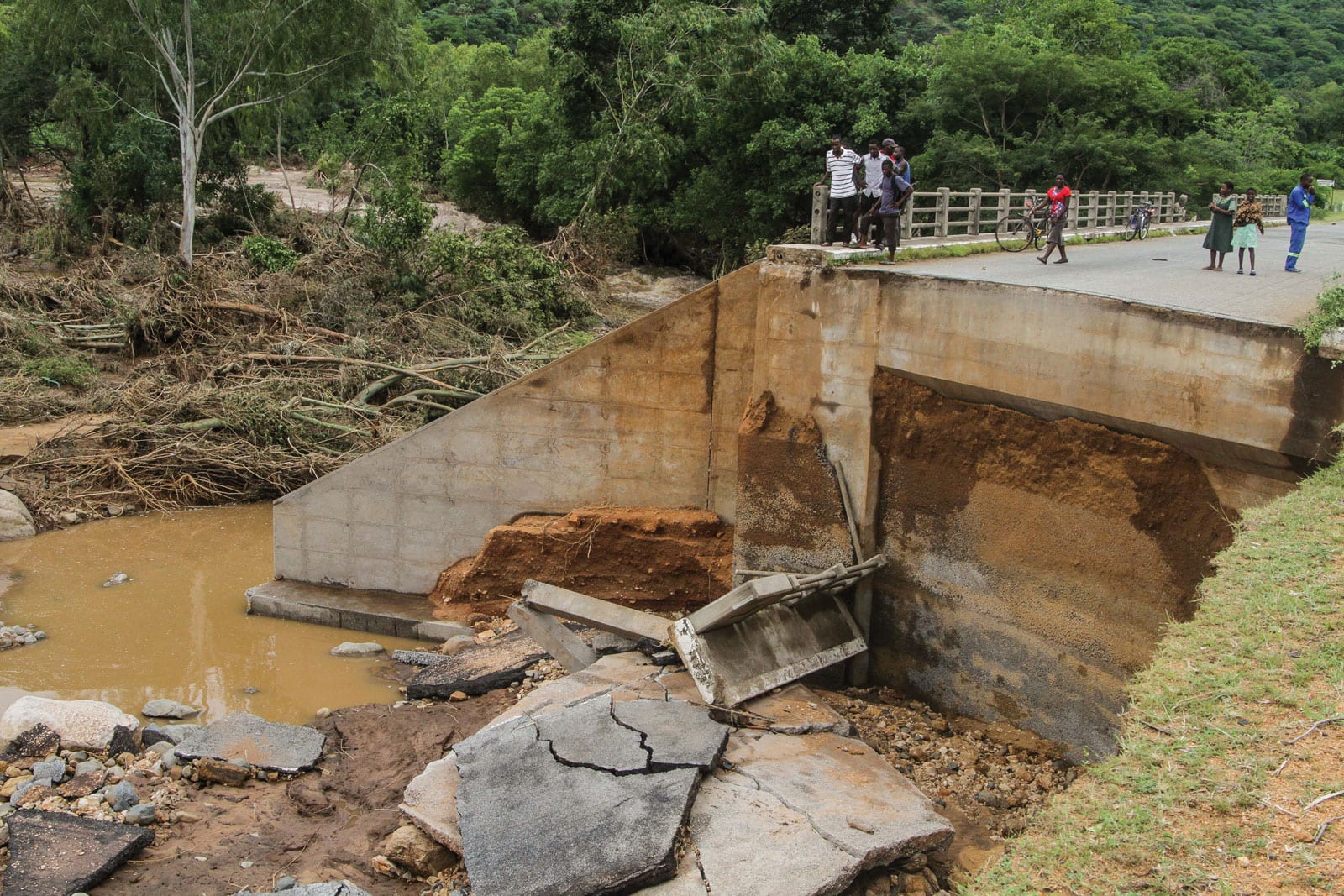 Descargas em Barragem Ameaçam Cortar Acesso Entre Boane e