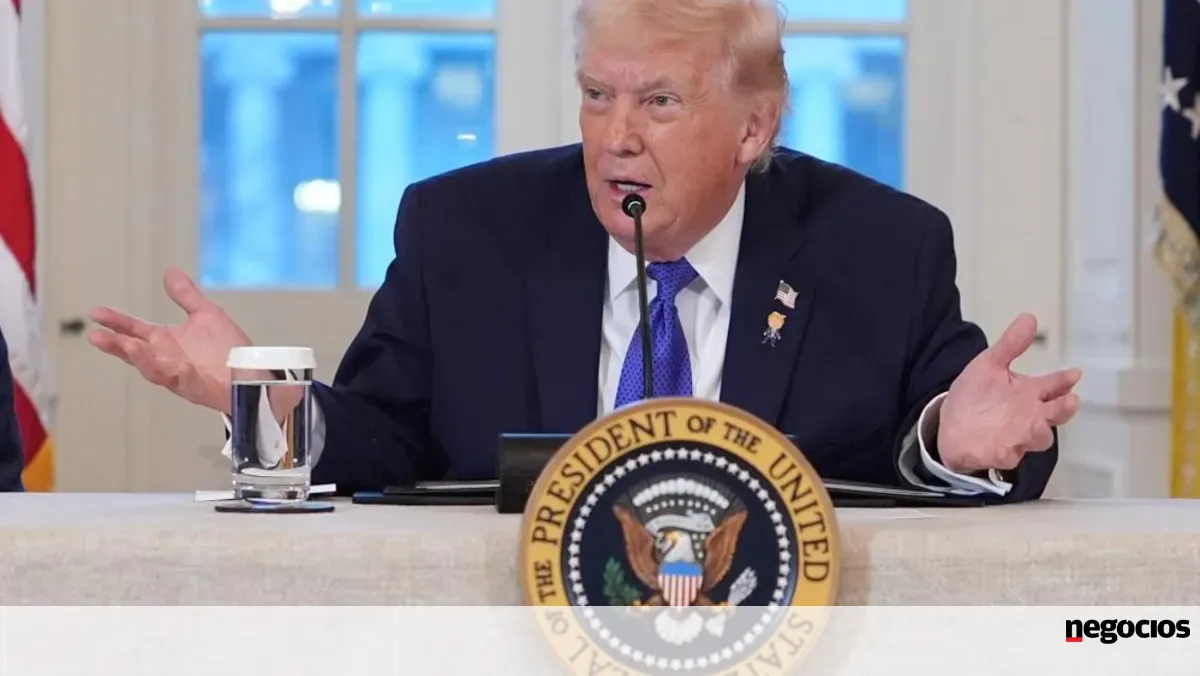 EUA aplicam tarifas de 25% a países que negoceiem com o Irão