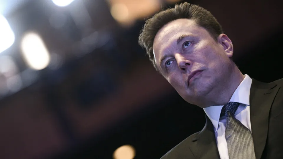 Elon Musk não está satisfeito com acordo entre a Apple e a...