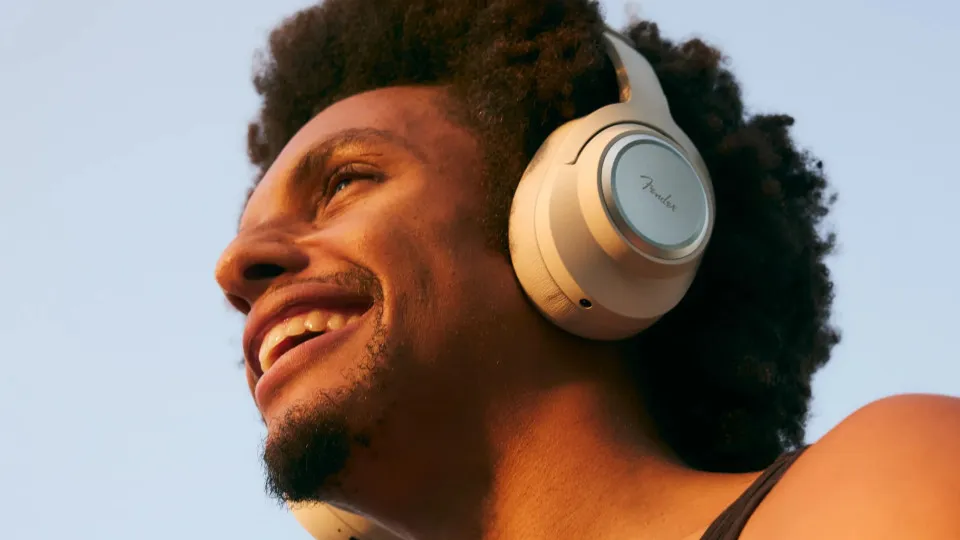 Fender vai lançar-se no mercado das colunas e auscultadores...