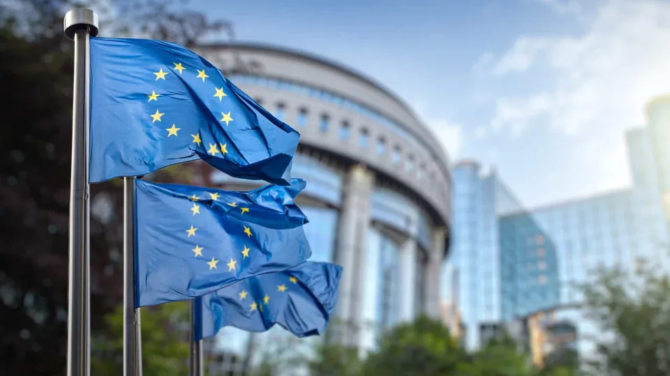 Google: Investigação de Bruxelas a conteúdos IA pode...