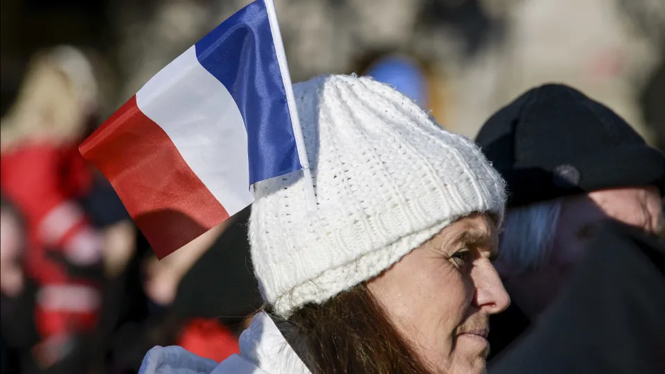 Governo de França prepara-se para banir Google Meet, Teams e...
