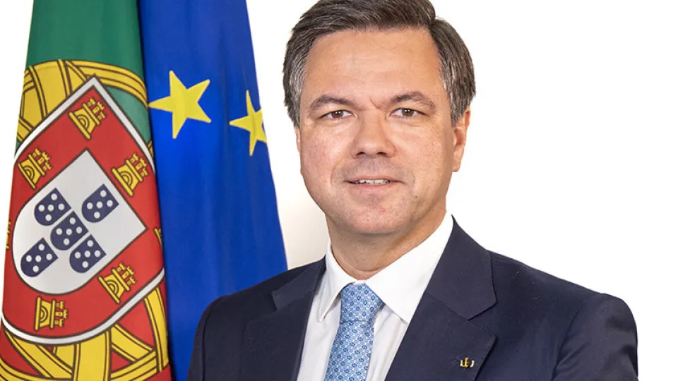 Governo investe 25 milhões para adoção de IA na...