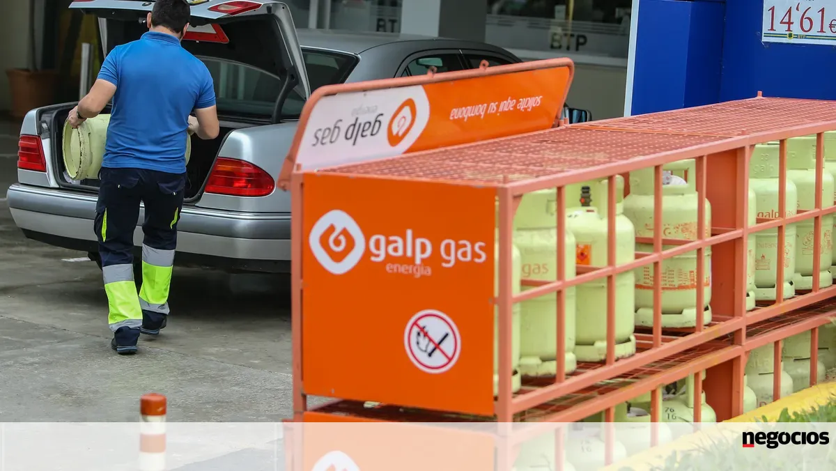 Governo prolonga "bilha" solidária. Apoio de 15 euros por