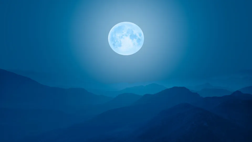 Hoje é dia de observar a última superlua de 2025