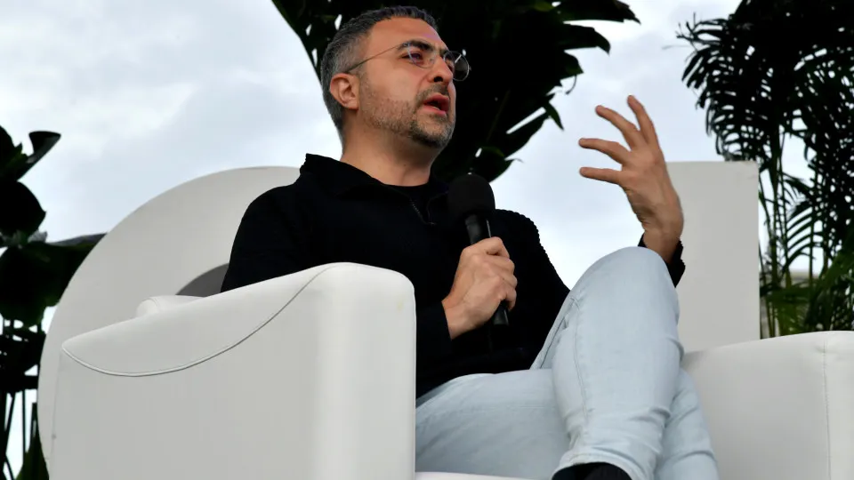 Líder de IA da Microsoft reconhece superioridade do Gemini...