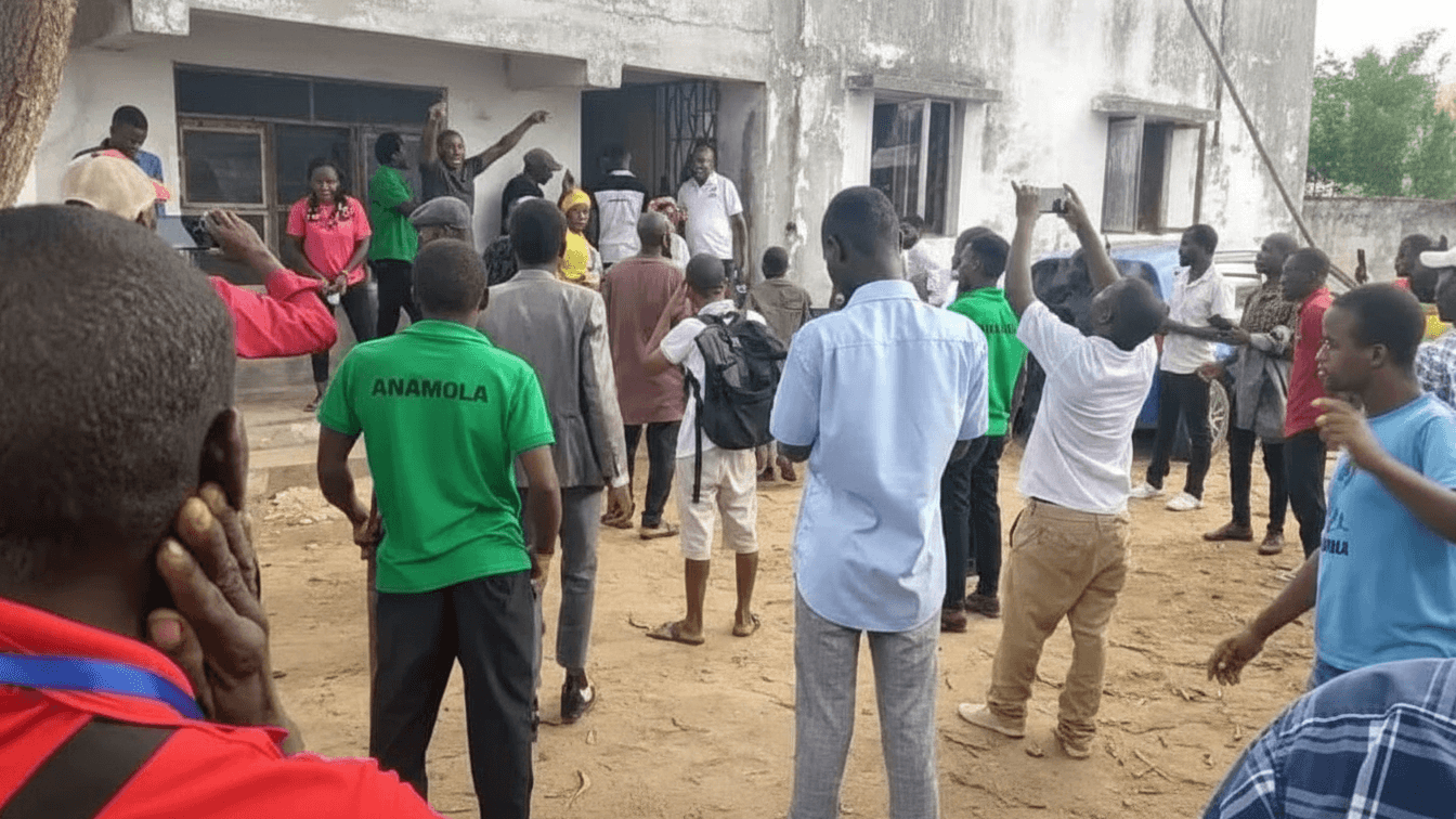 Membros do ANAMOLA exigem afastamento de líder na Zambézia