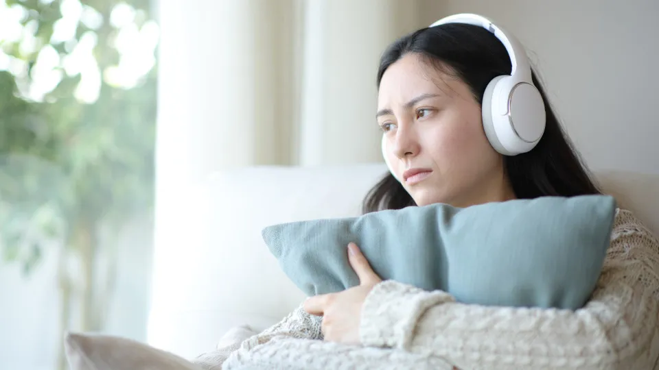 Músicas falsas geradas por IA estão a 'poluir' perfis de...