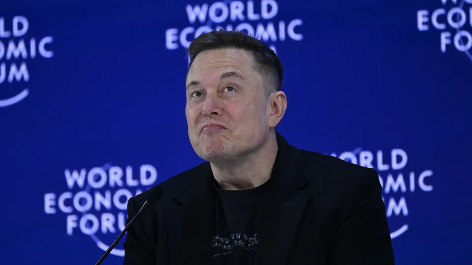 Musk diz que robôs humanoides da Tesla serão lançados em...