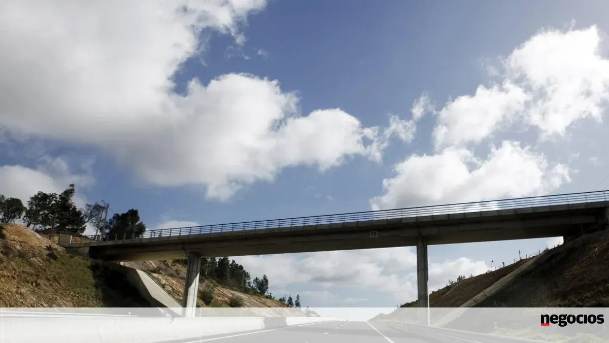 Nomeada comissão para negociar compensação à A23 pelo fim