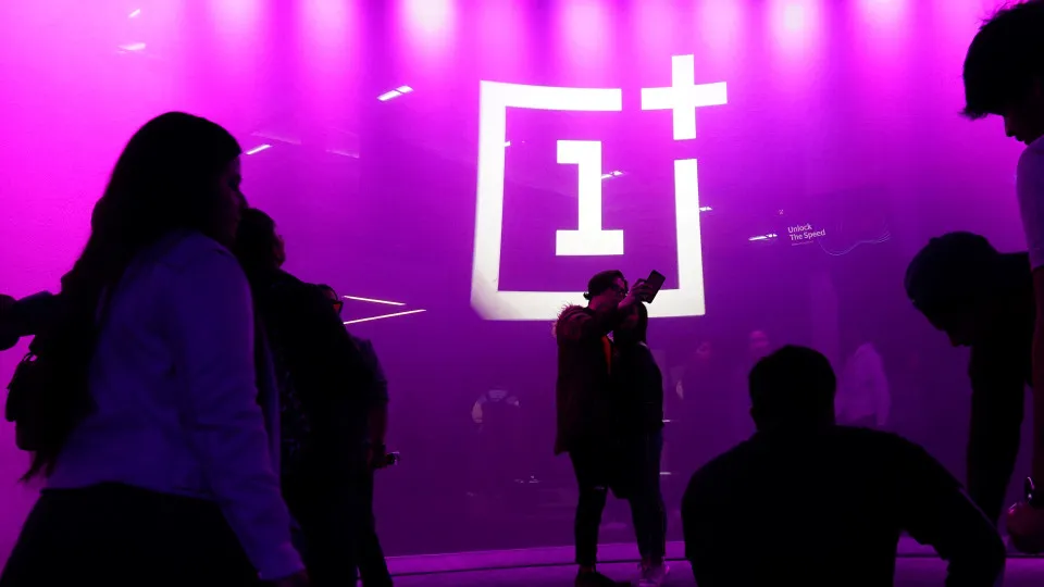 OnePlus prepara novo topo de gama com bateria 'gigante'