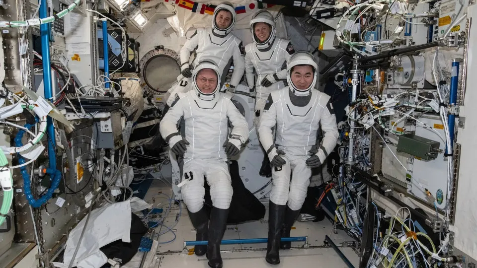 Pela 1.ª vez em 25 anos, astronautas vão regressar à Terra...