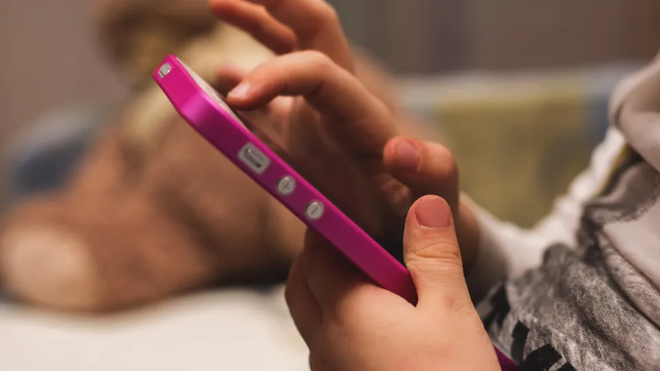 Plano para os direitos das crianças no digital arranca no...