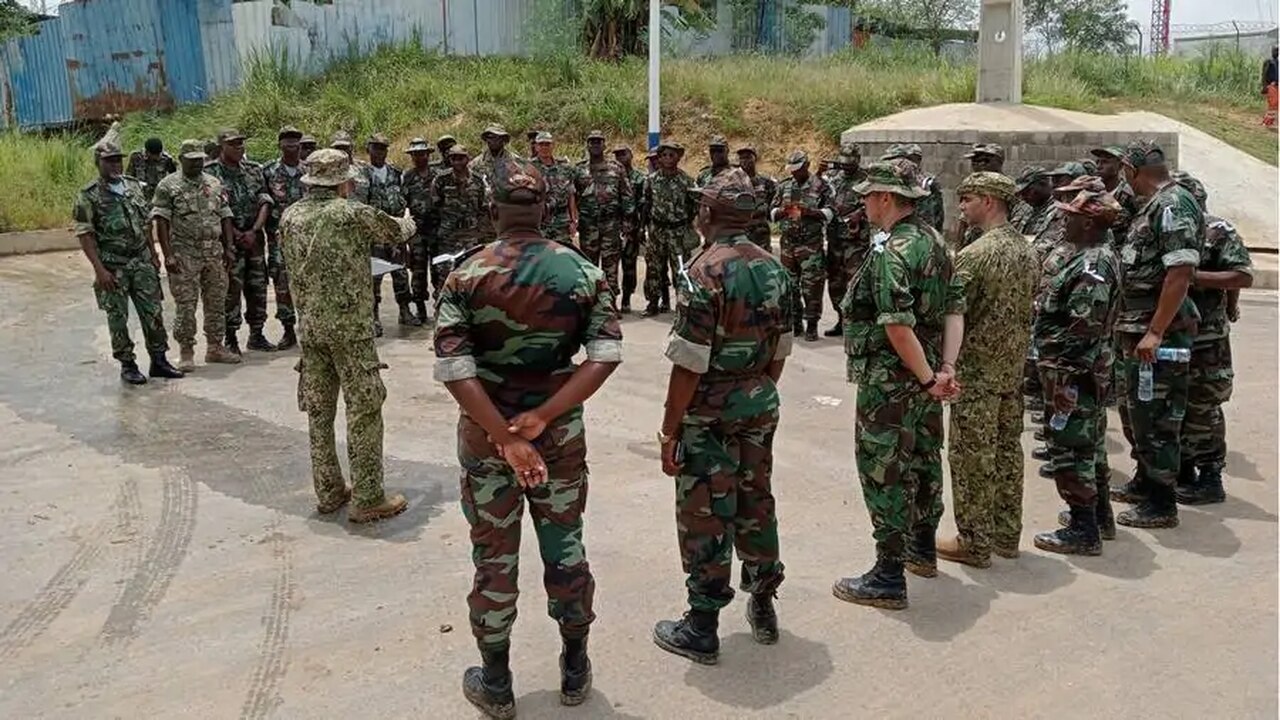 Portugal Propõe Alargar Cooperação Militar Com Angola ao...
