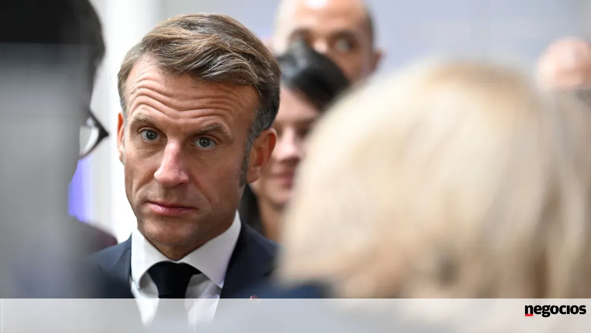 Presidente francês quer proibir redes sociais a menores de