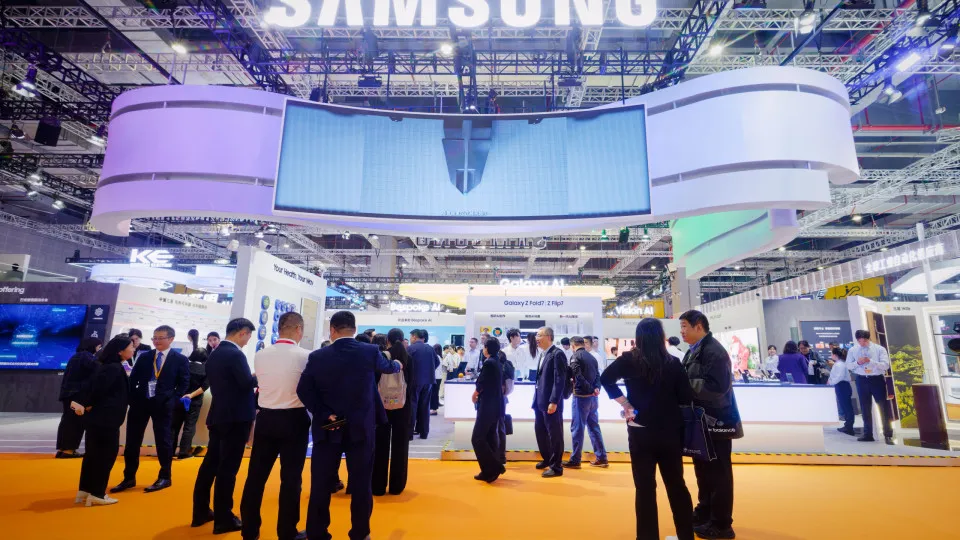 Samsung quer reforçar capacidade em IA e destaca novos chips