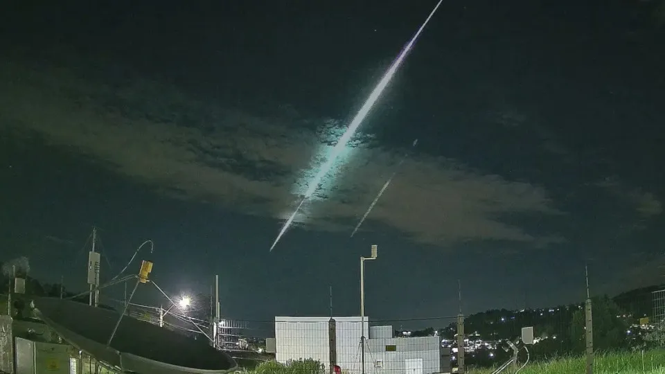 "Talvez a última grande bola de fogo de 2025". Veja o vídeo