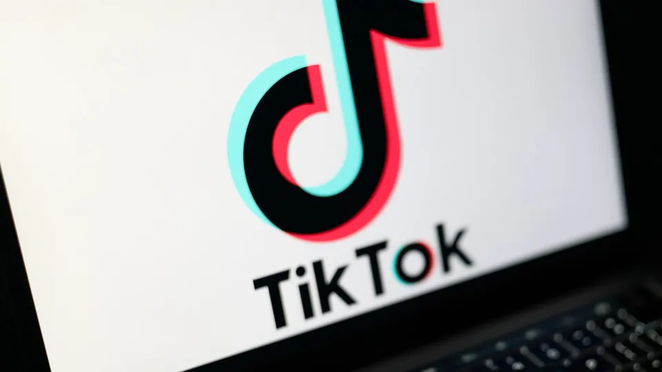TikTok chega a acordo em processo sobre dependência das...