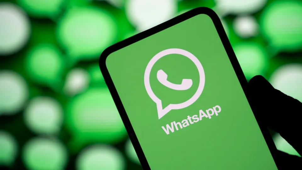 "Totalmente falso". Líder do WhatsApp responde a Musk após a...