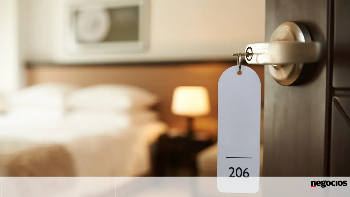 Turistas internacionais impulsionam noites hoteleiras na UE