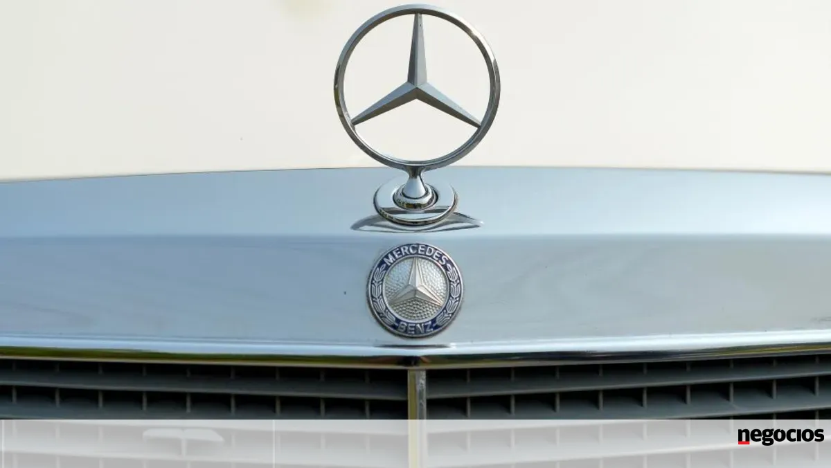 Vendas mundiais da Mercedes-Benz caem 10% em 2025 -
