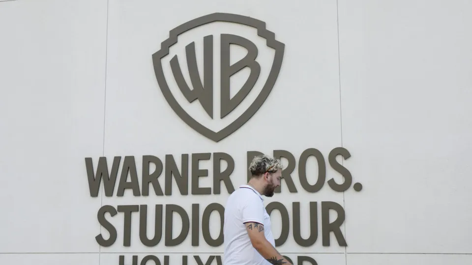Warner Bros dá nova nega à Paramount e reafirma preferência...