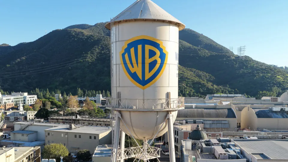 Warner Bros recomenda que acionistas rejeitem oferta da...
