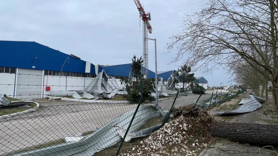 Governo lança (e suporta) intervenção de emergência. Vai