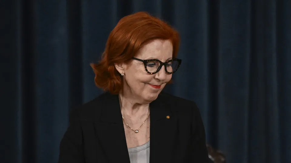 Governo sabia que postes não aguentavam, mas "não havia nada