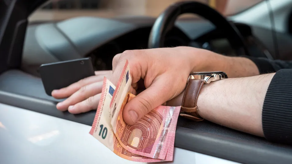 Preços dos combustíveis: Como eles começam a semana? Onde custam