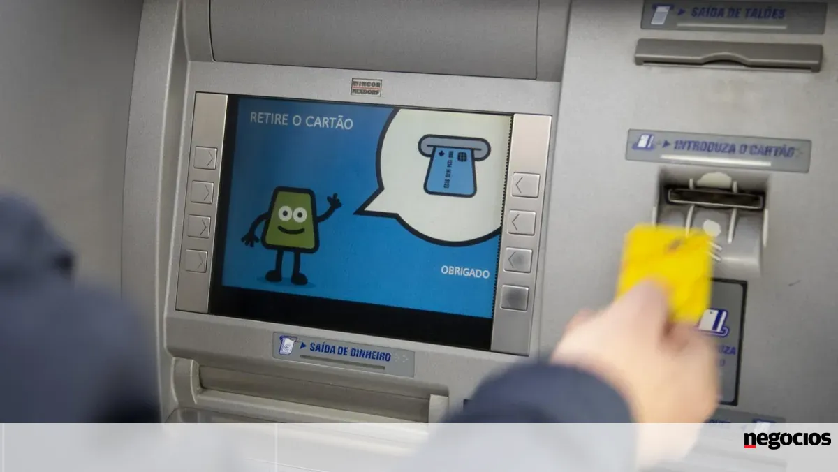 Banca avança já com aumentos salariais de 2% mas negociações