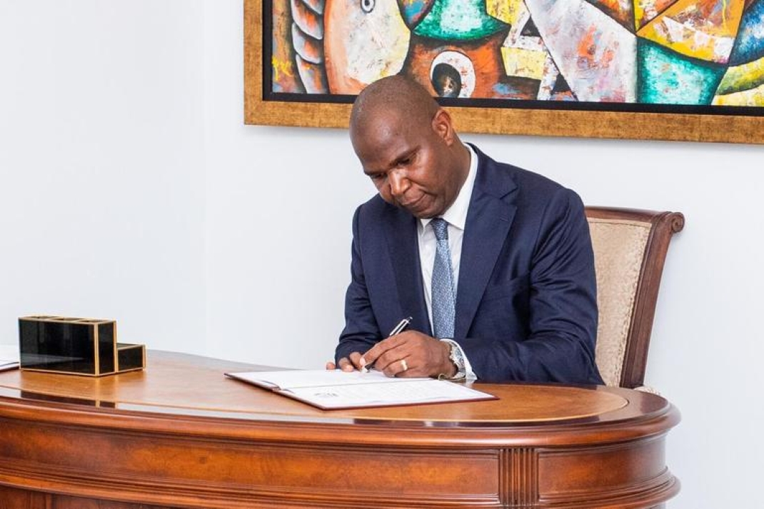 Carlos da Costa nomeado conselheiro para assuntos