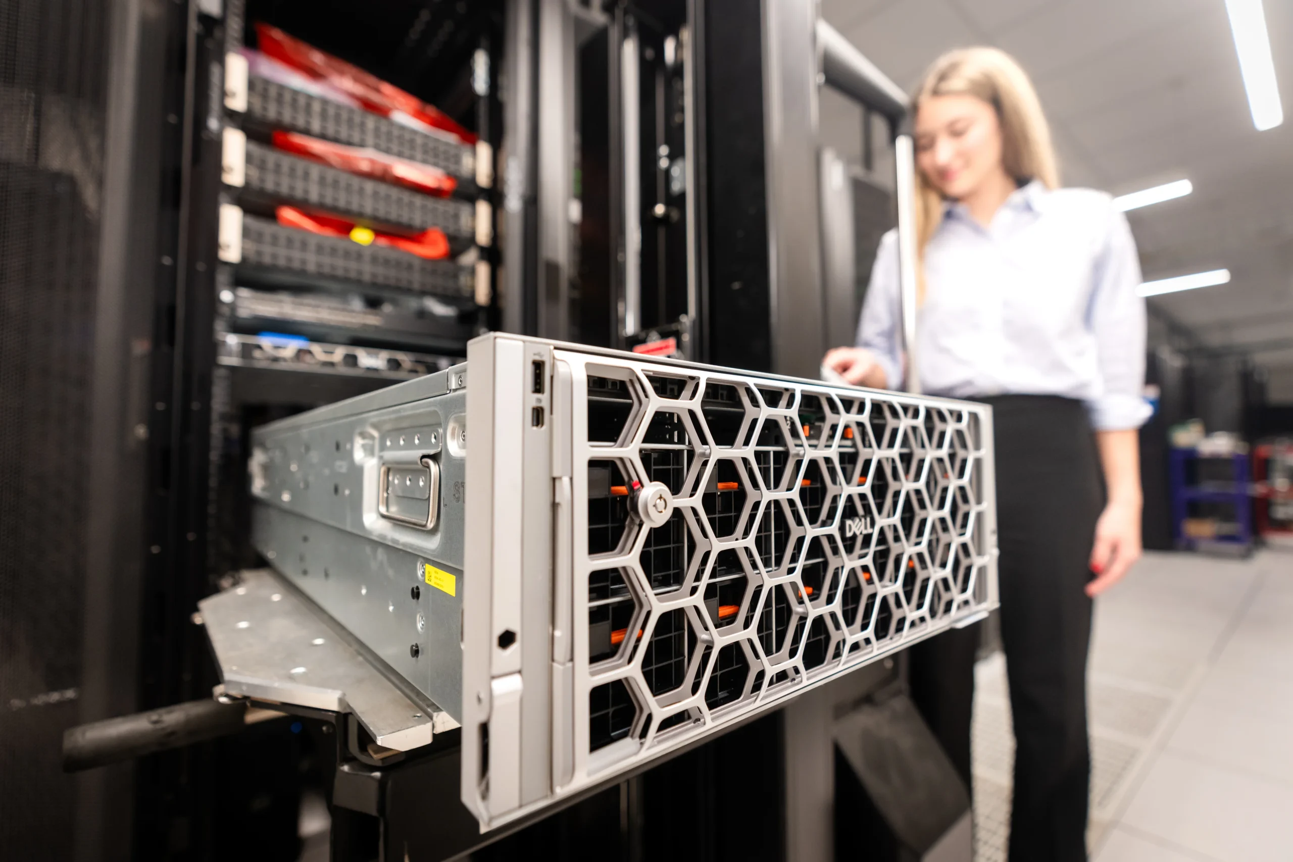 Dell Lança Servidor PowerEdge XE7745 Para Cargas de IA •...