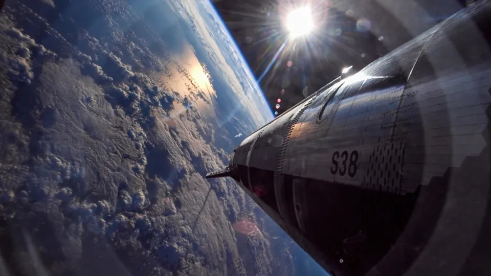 Elon Musk funde SpaceX com a xAI para lançar data centers...