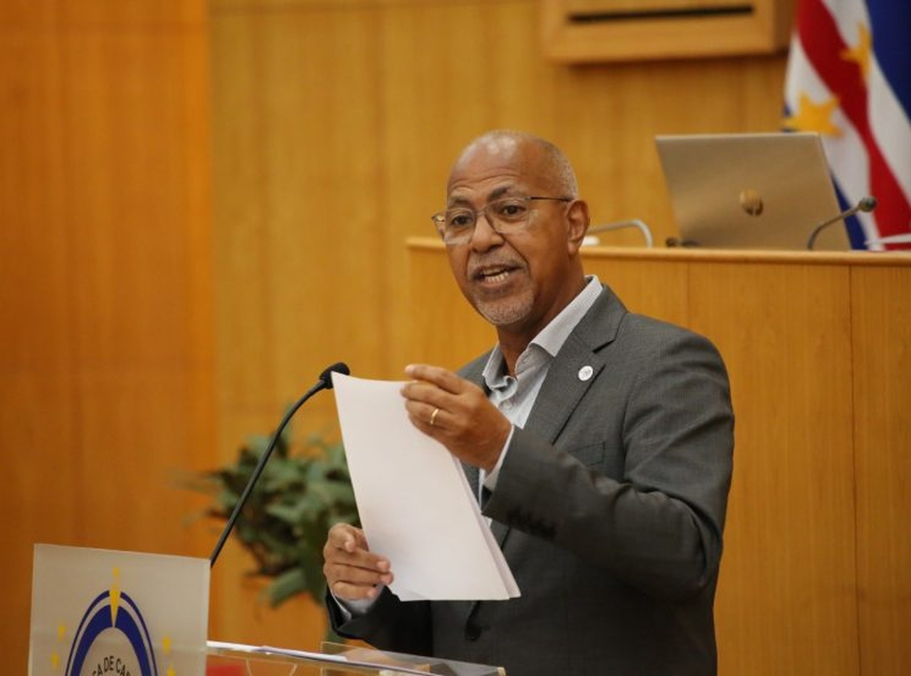 Governo Afirma Que Economia Mantém "Trajectória Ascendente"...