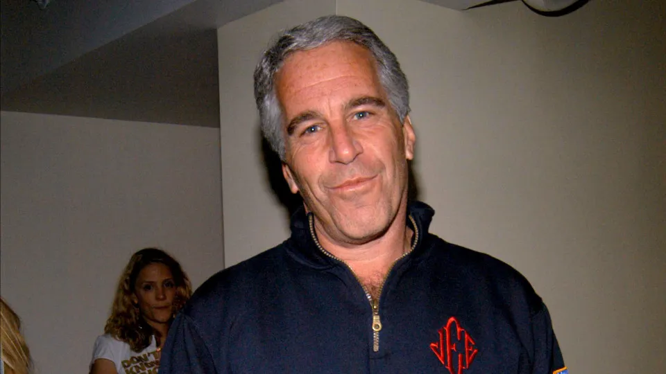 IA consegue criar "em segundos" imagens falsas de Epstein...